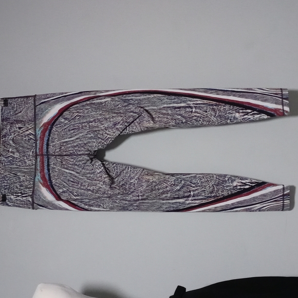 LULU LEMON ACTIVEWEAR HIGH RISE - Picture 2 of 9